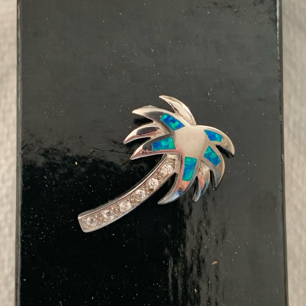 Silver palm tree for chain